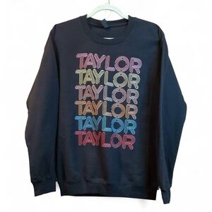 Gildan “Taylor” Black Sweatshirt Size S